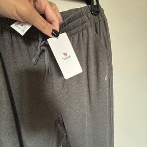 Baleaf women's grey workout pants with pockets, New with tags